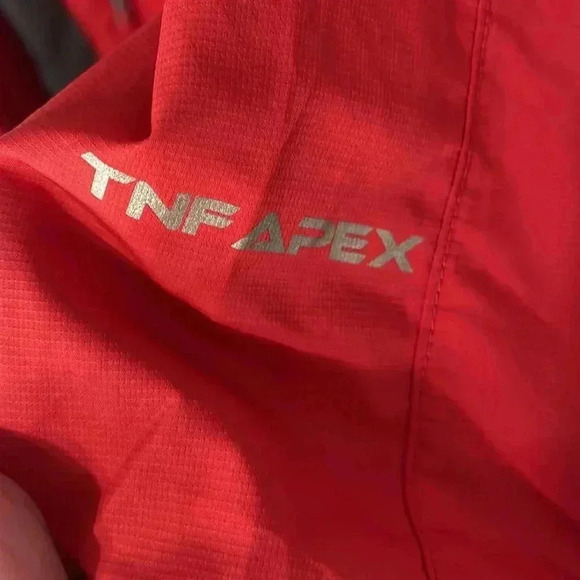 The northface tna apex windbreaker - Picture 3 of 6